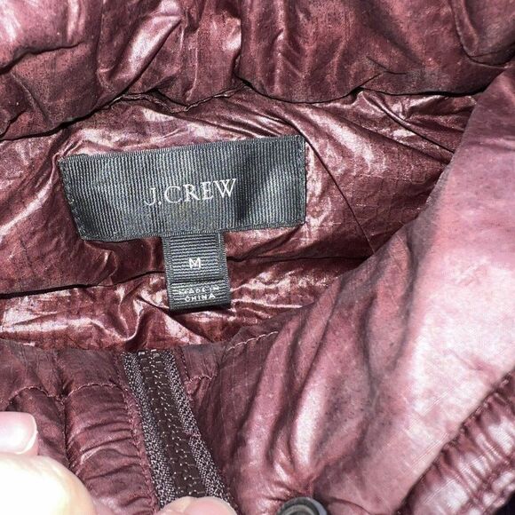 J Crew Maroon Red Shiny Down Puffer Quilted Zip Up Snap Sleeveless Vest Medium - Picture 2 of 4